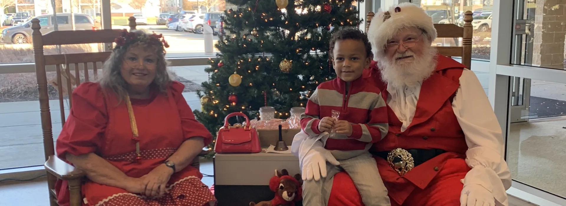 santa mrs claus and child