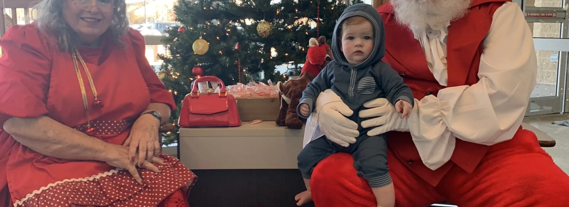 santa mrs claus and child